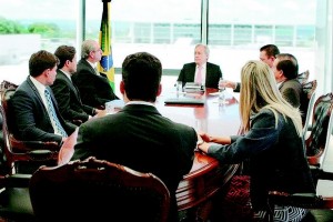  Cunha foi recebido na mesa de reuniões do gabinete de Lewandowski. A imprensa pôde acompanhar a conversa a cerca de 5 metros de distância Foto: STF 
