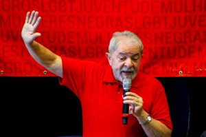 Lula lidera