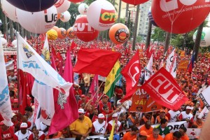 Centrais sindicais aprovam visita a Lula