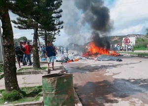 queimam barracas e pertences de venezuelanos em Roraima