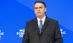 Bolsonaro faz discurso superficial