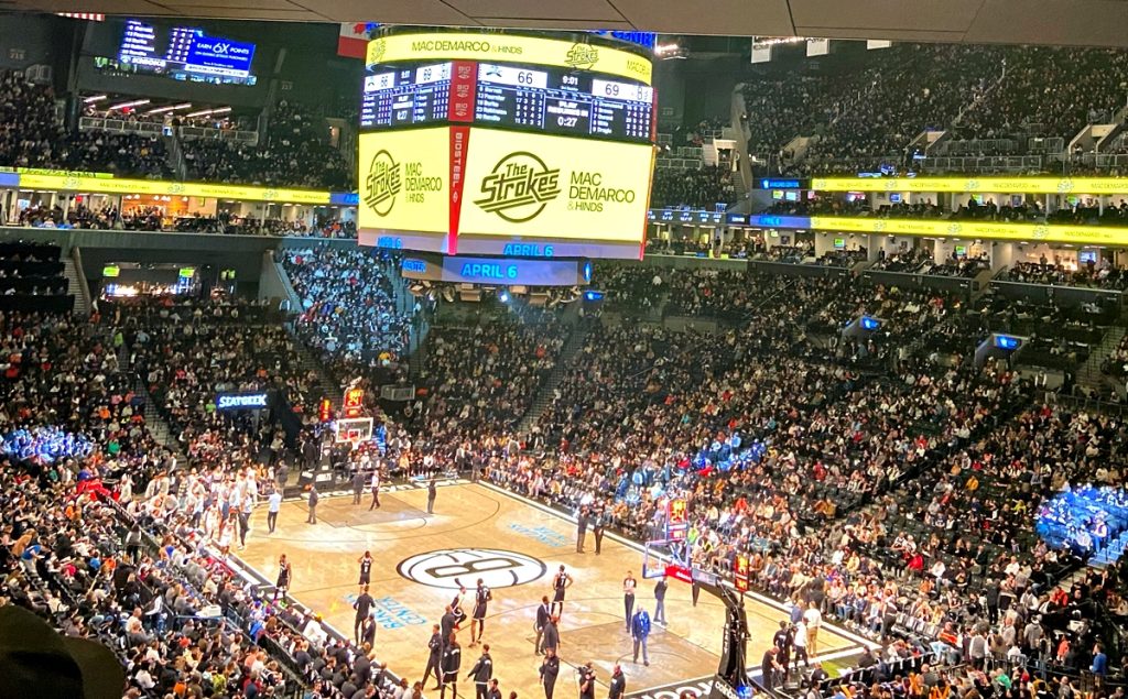 Arena Barclays Center, palco de Bucks x Nets pela NBA nesta quinta (31). Foto: Reprodução / Twitter @barclayscenter